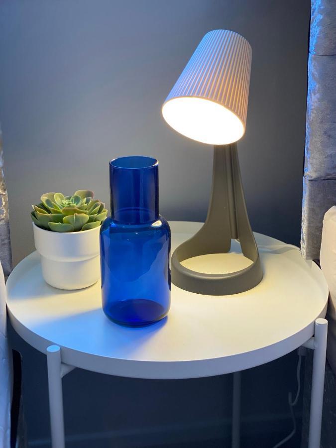 Trendy Stylish Apartment! - 5 Minute Walk To The Best Beach! - Great Location - Parking - Fast Wifi - Smart Tv - Newly Decorated - Sleeps Up To 6! Close To Bournemouth & Poole Town Centre & Sandbanks 외부 사진